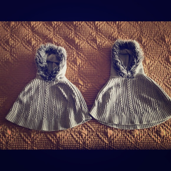 Gray faux fur hooded trim baby Gap ponchos - Picture 1 of 2
